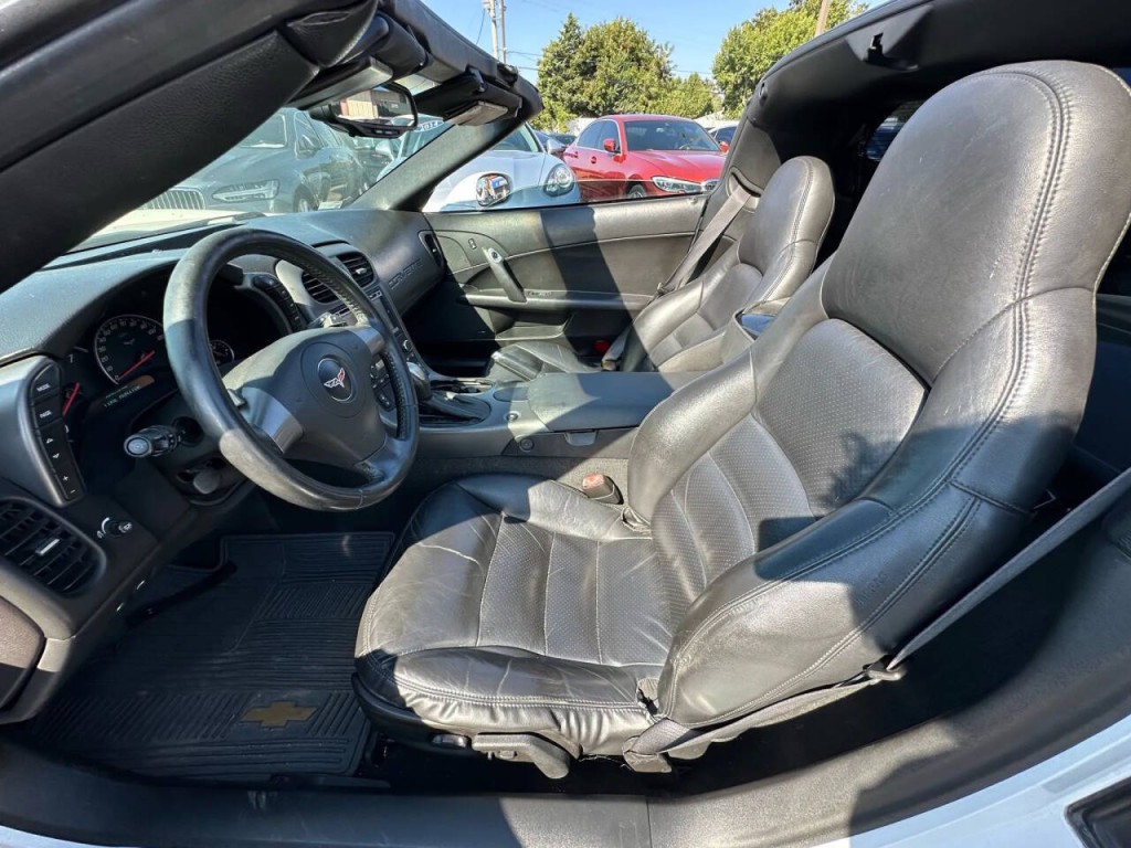 2006 Chevrolet Corvette Image 18