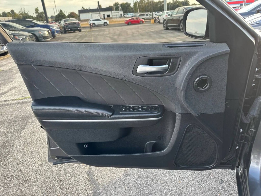 2018 Dodge Charger Image 20