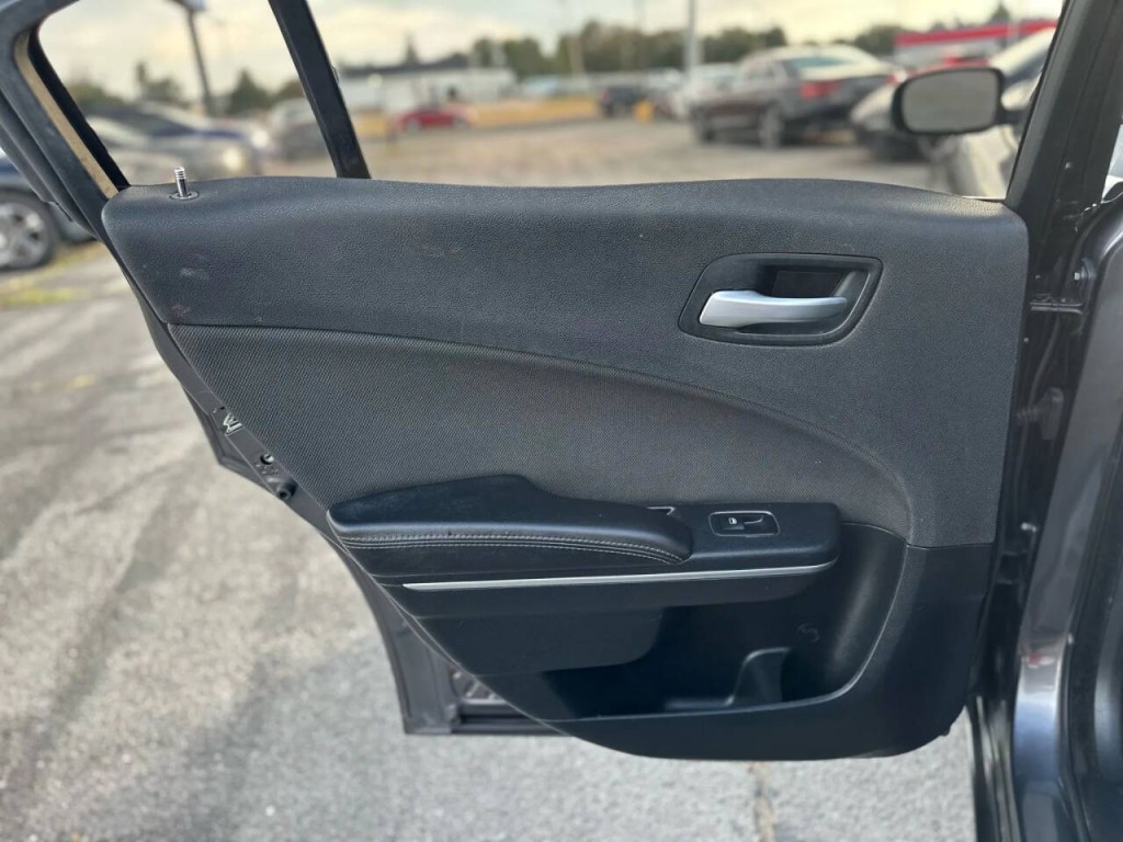 2018 Dodge Charger Image 21