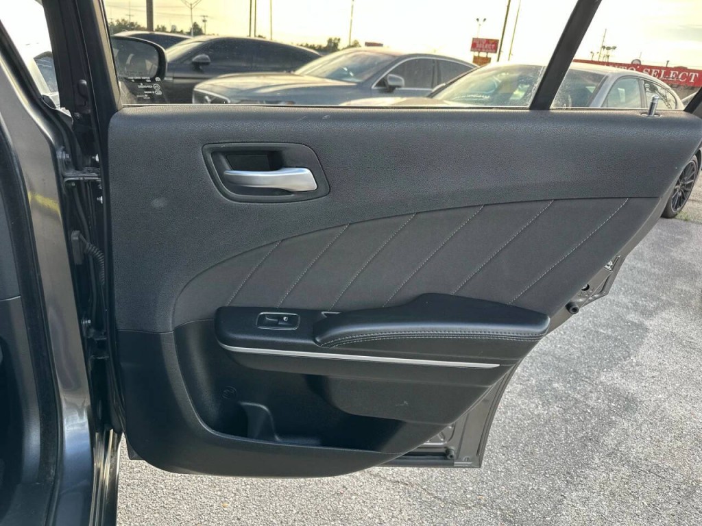 2018 Dodge Charger Image 23