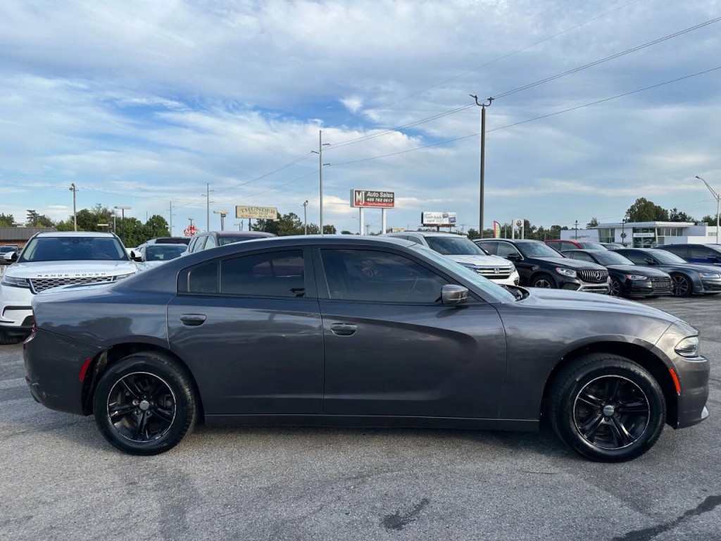 2018 Dodge Charger Image 31