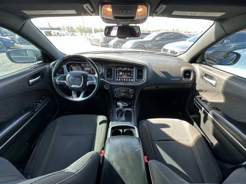 2017 Dodge Charger Image 2