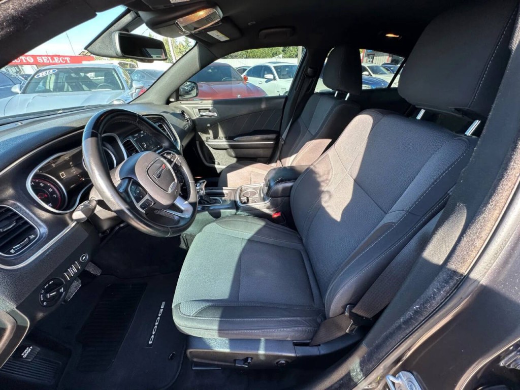 2017 Dodge Charger Image 10