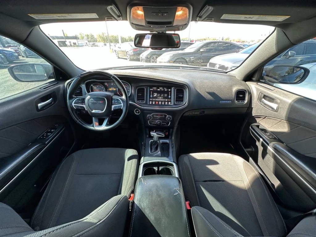 2017 Dodge Charger Image 11
