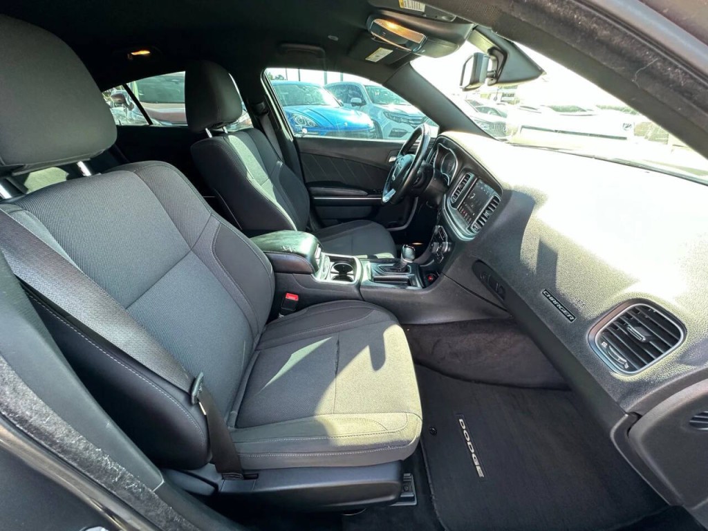 2017 Dodge Charger Image 13