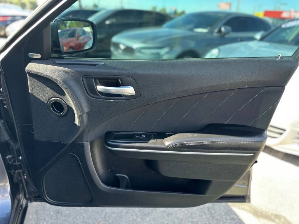 2017 Dodge Charger Image 22