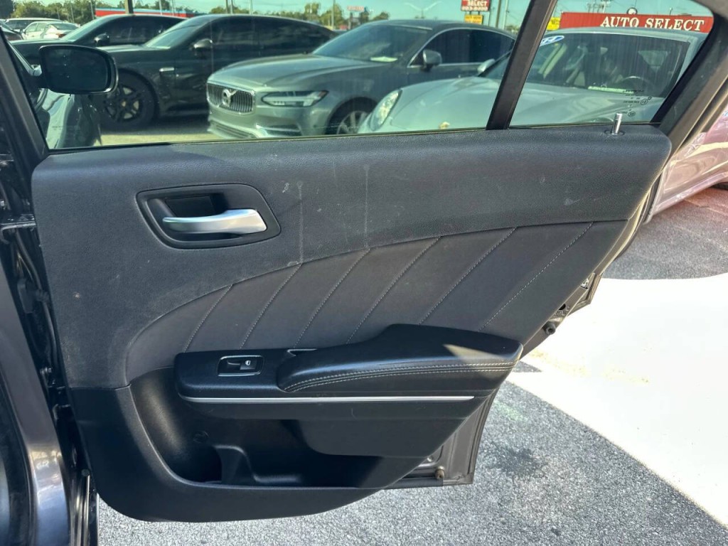2017 Dodge Charger Image 23
