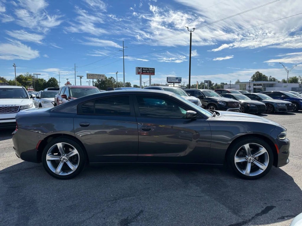 2017 Dodge Charger Image 31