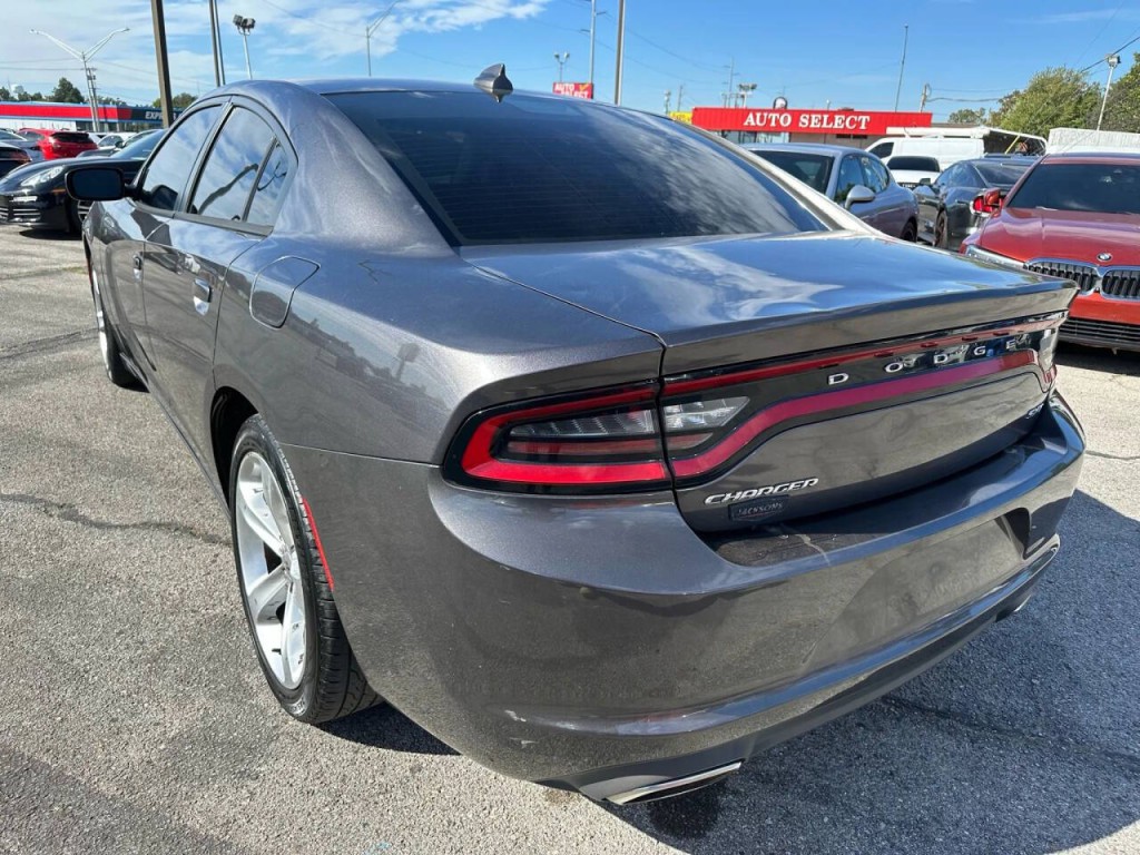 2017 Dodge Charger Image 34