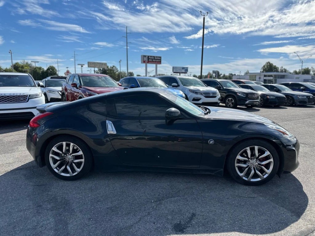 2013 Nissan 370Z Image 4
