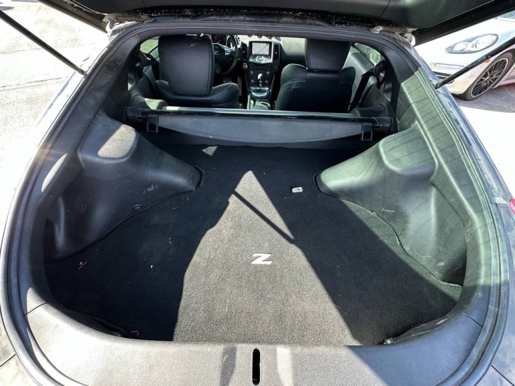 2013 Nissan 370Z Image 11