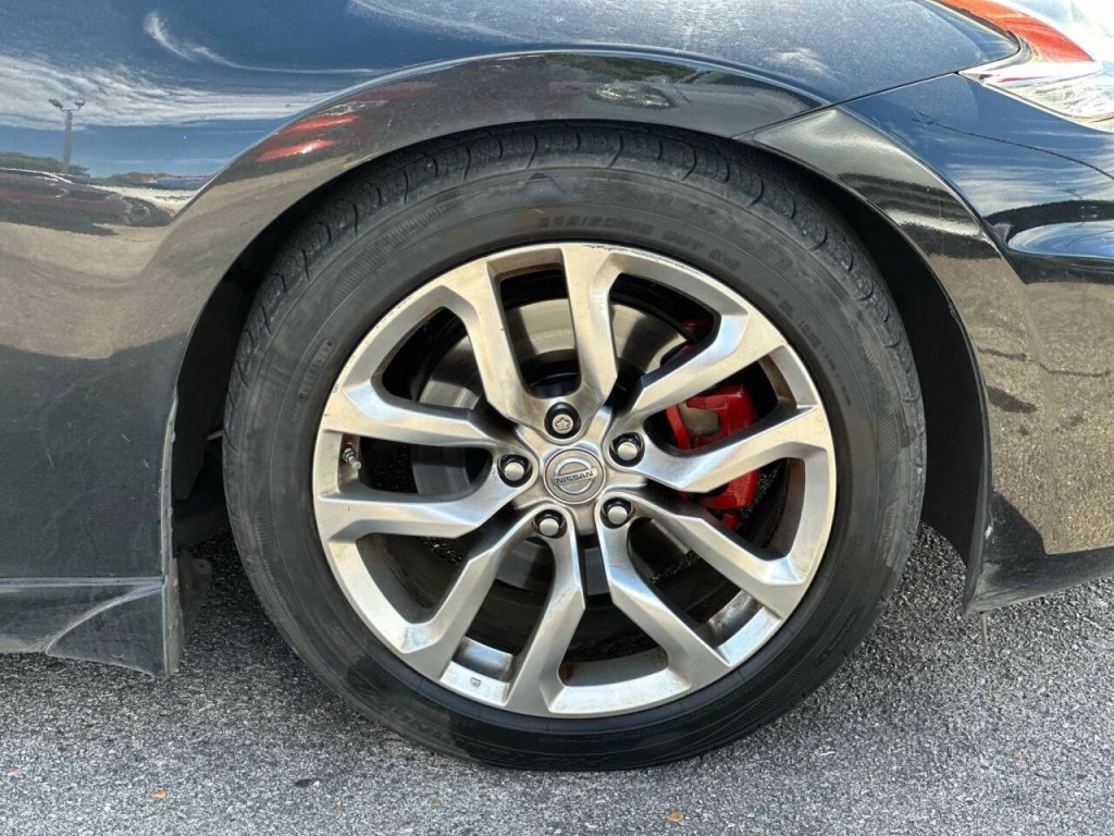 2013 Nissan 370Z Image 16