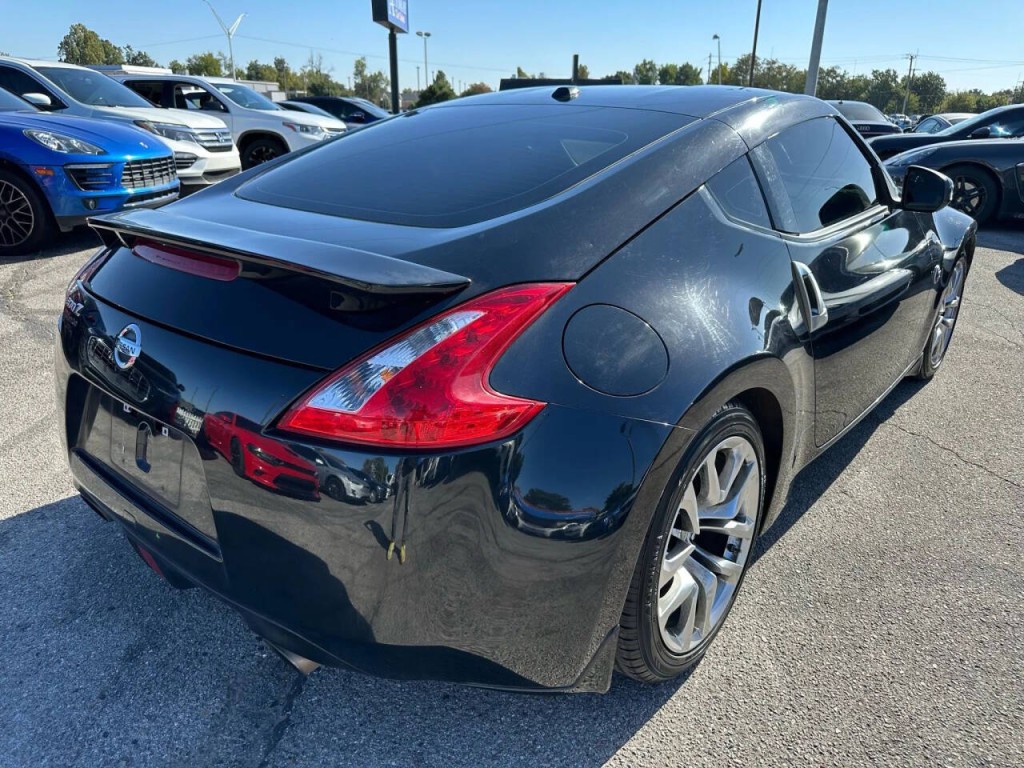 2013 Nissan 370Z Image 23