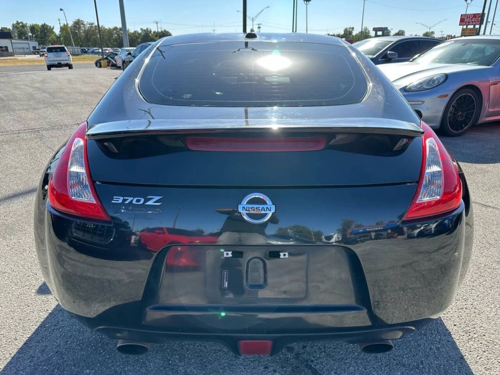 2013 Nissan 370Z Image 24