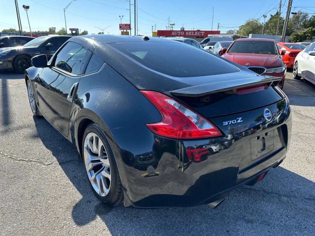2013 Nissan 370Z Image 25
