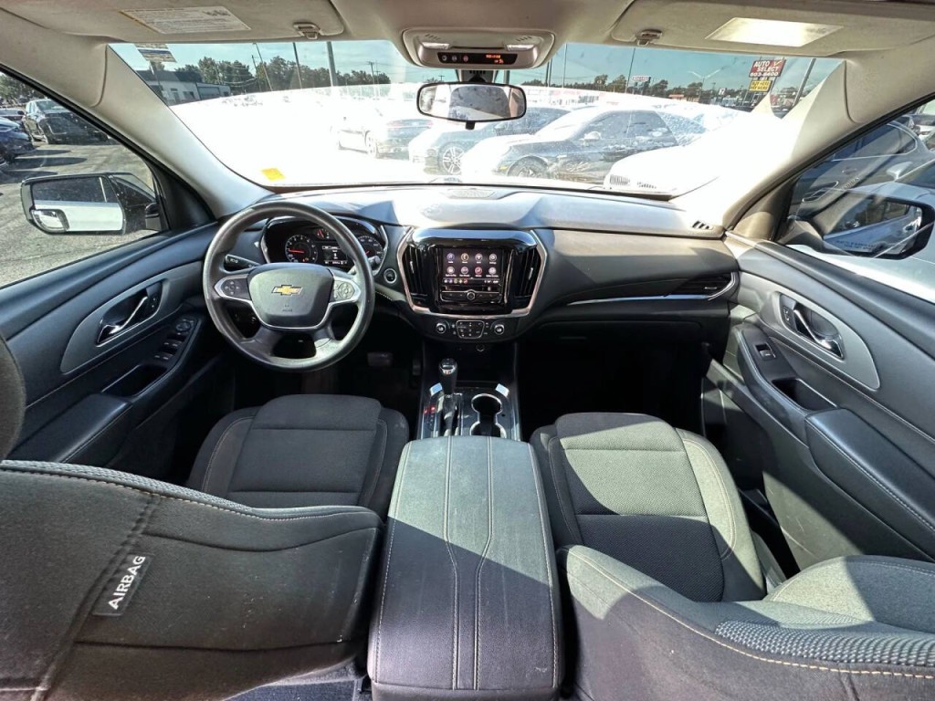 2020 Chevrolet Traverse Image 2