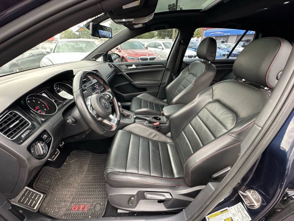 2016 Volkswagen GTI Image 10