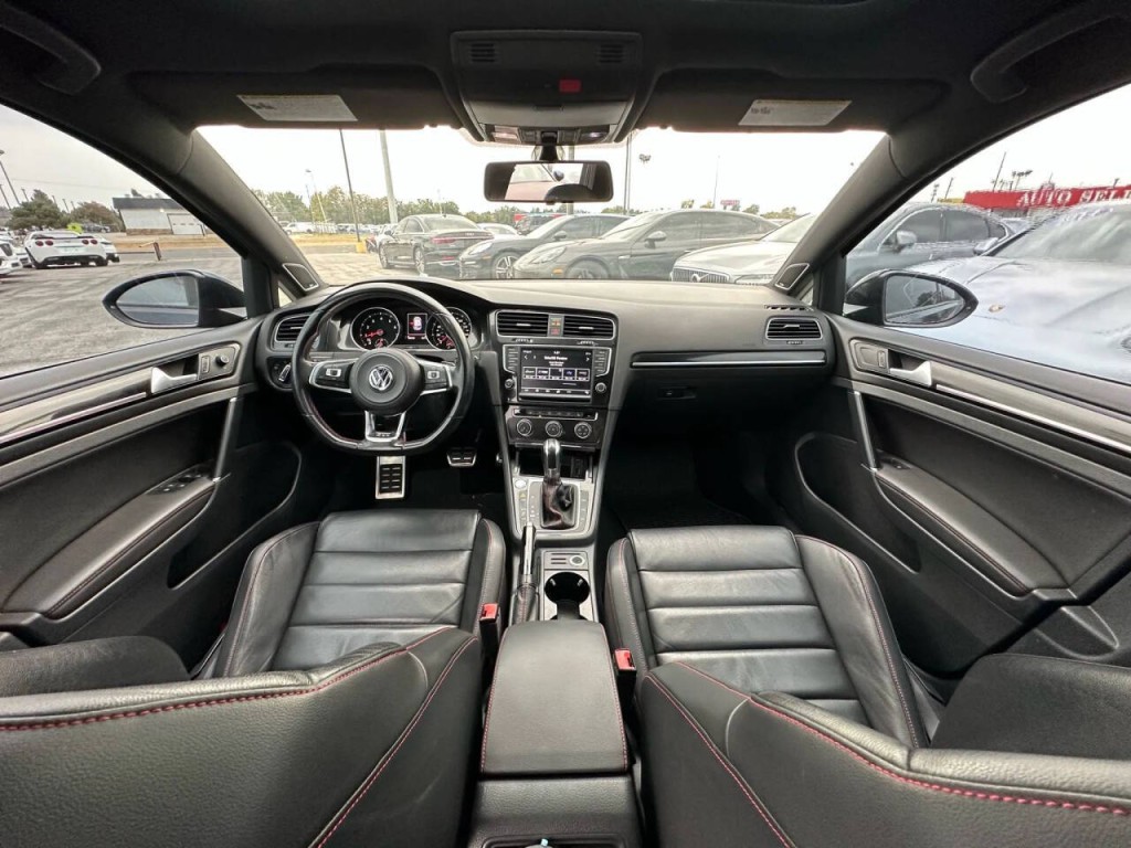 2016 Volkswagen GTI Image 11