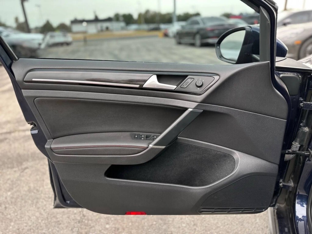 2016 Volkswagen GTI Image 18