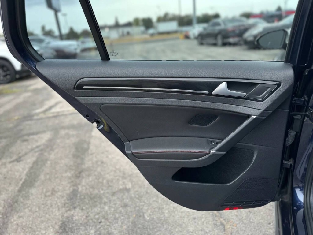 2016 Volkswagen GTI Image 19