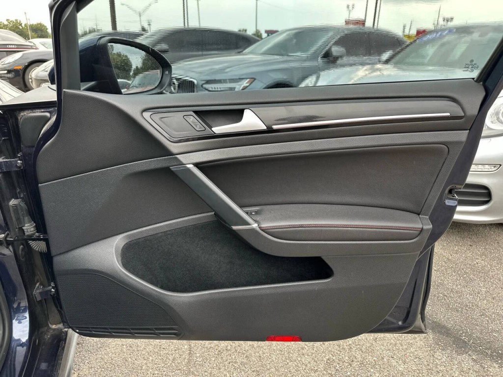 2016 Volkswagen GTI Image 20