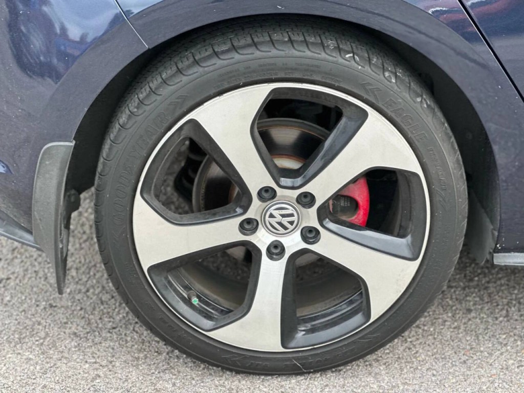 2016 Volkswagen GTI Image 22