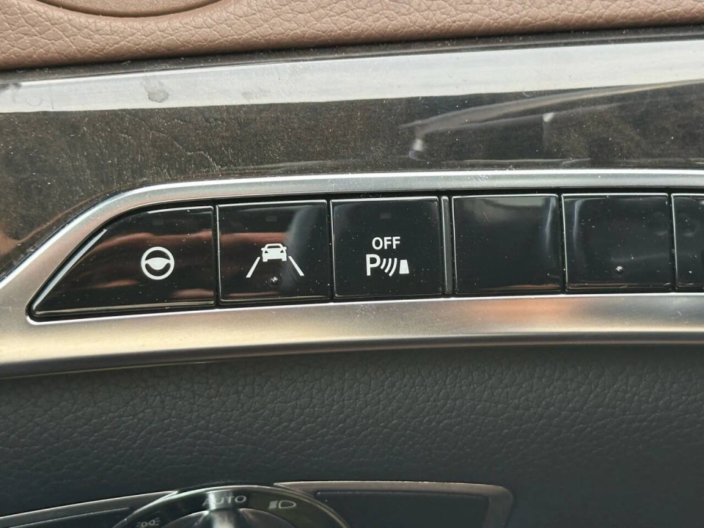 2014 Mercedes-Benz S-Class Image 24