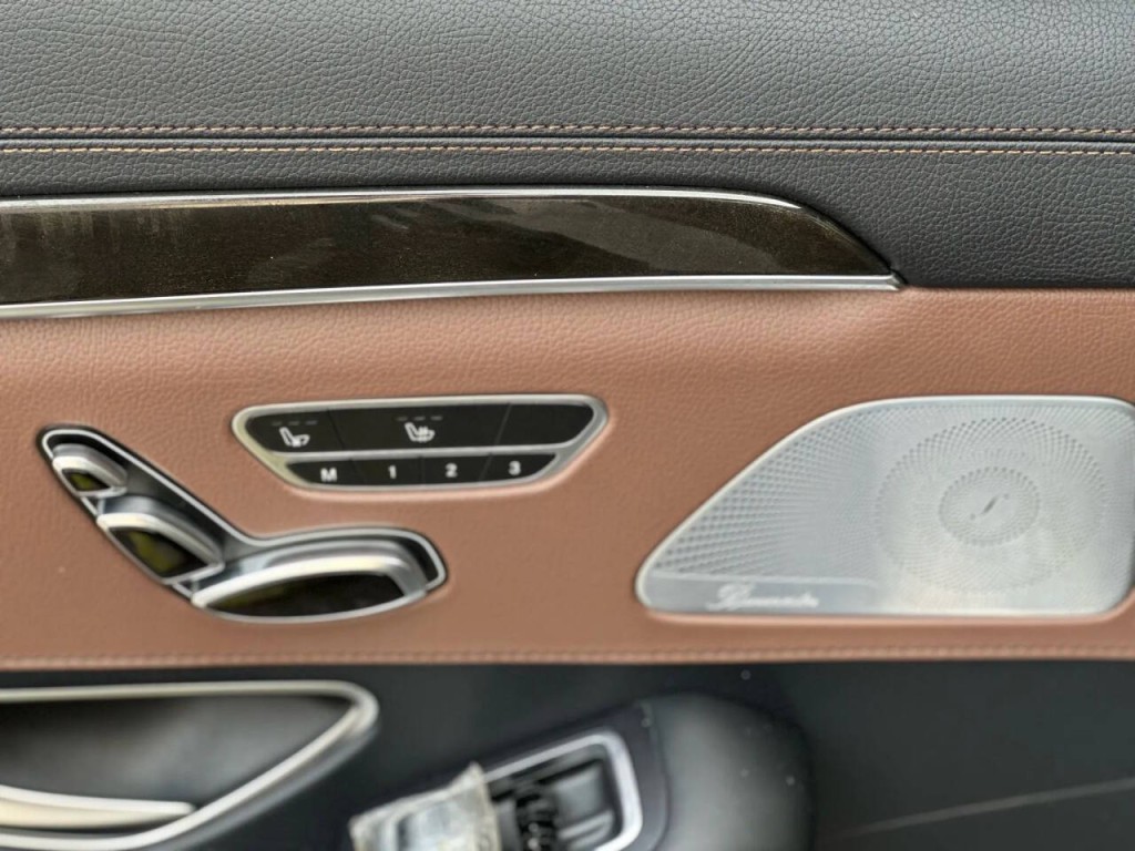 2014 Mercedes-Benz S-Class Image 32