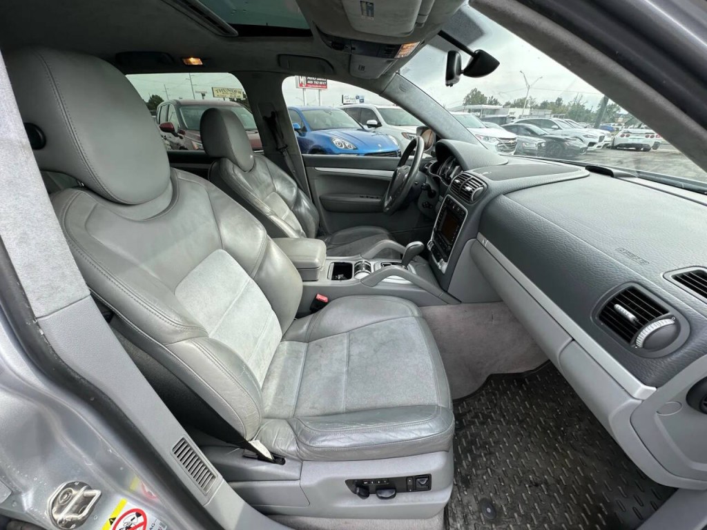 2008 Porsche Cayenne Image 13