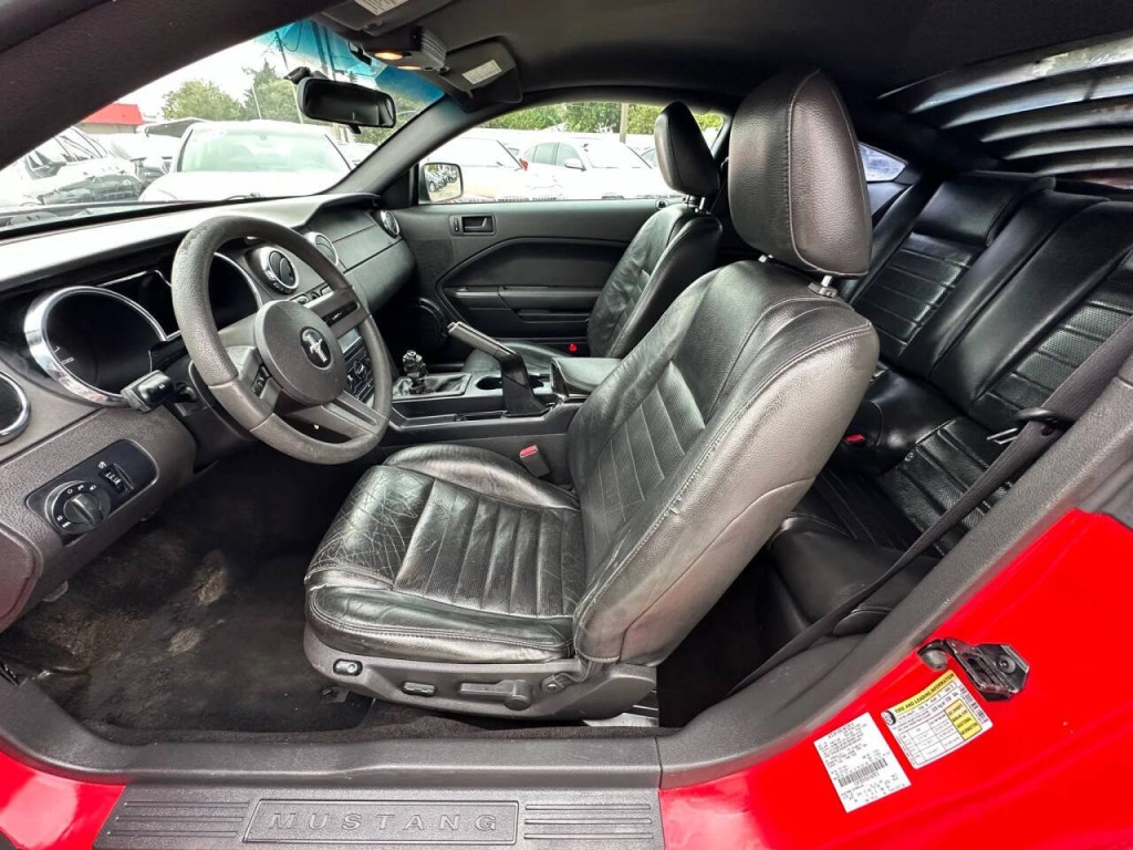 2006 Ford Mustang Image 9