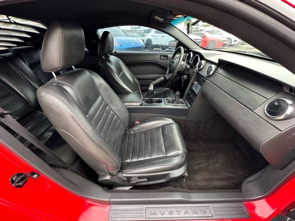 2006 Ford Mustang Image 10