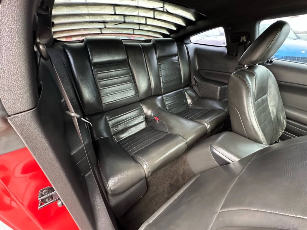 2006 Ford Mustang Image 11