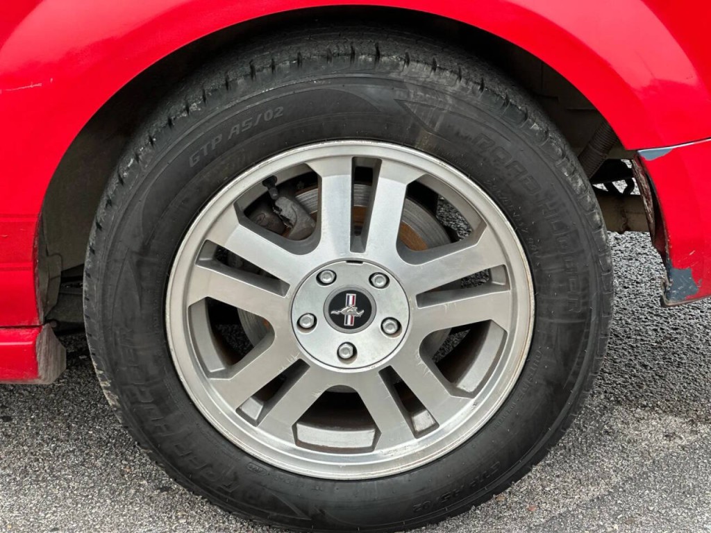 2006 Ford Mustang Image 16