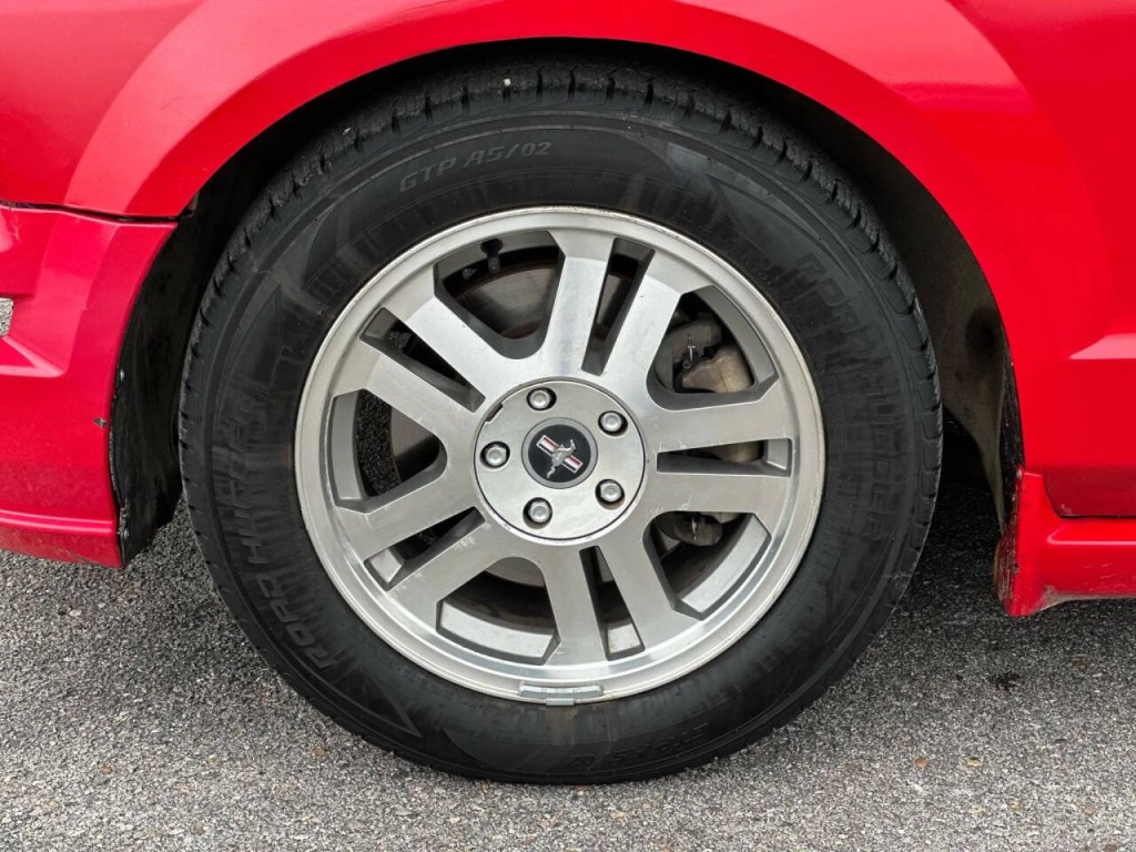 2006 Ford Mustang Image 17