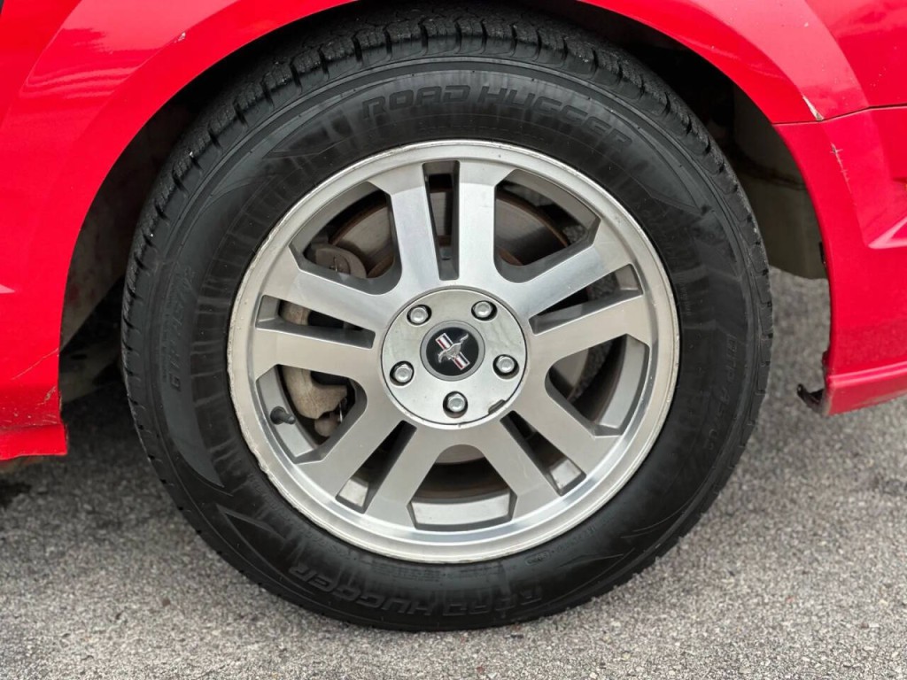 2006 Ford Mustang Image 18