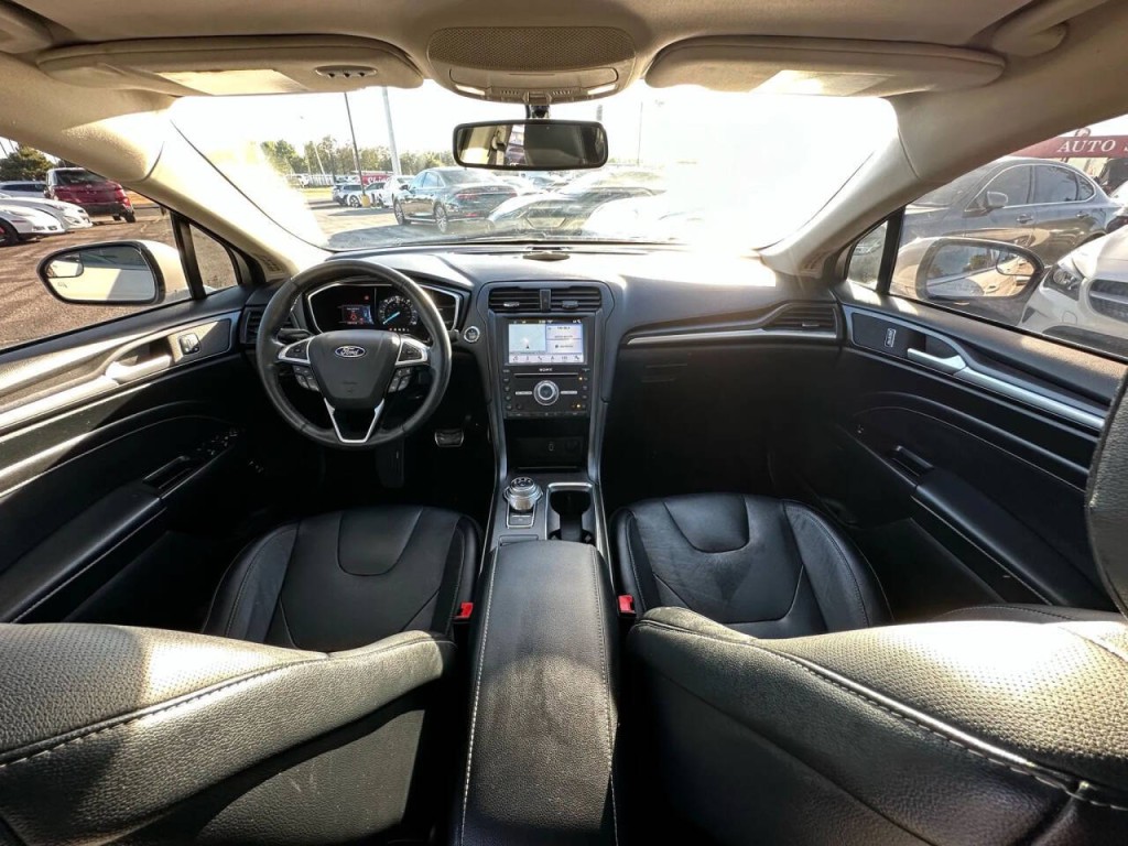 2017 Ford Fusion Image 11