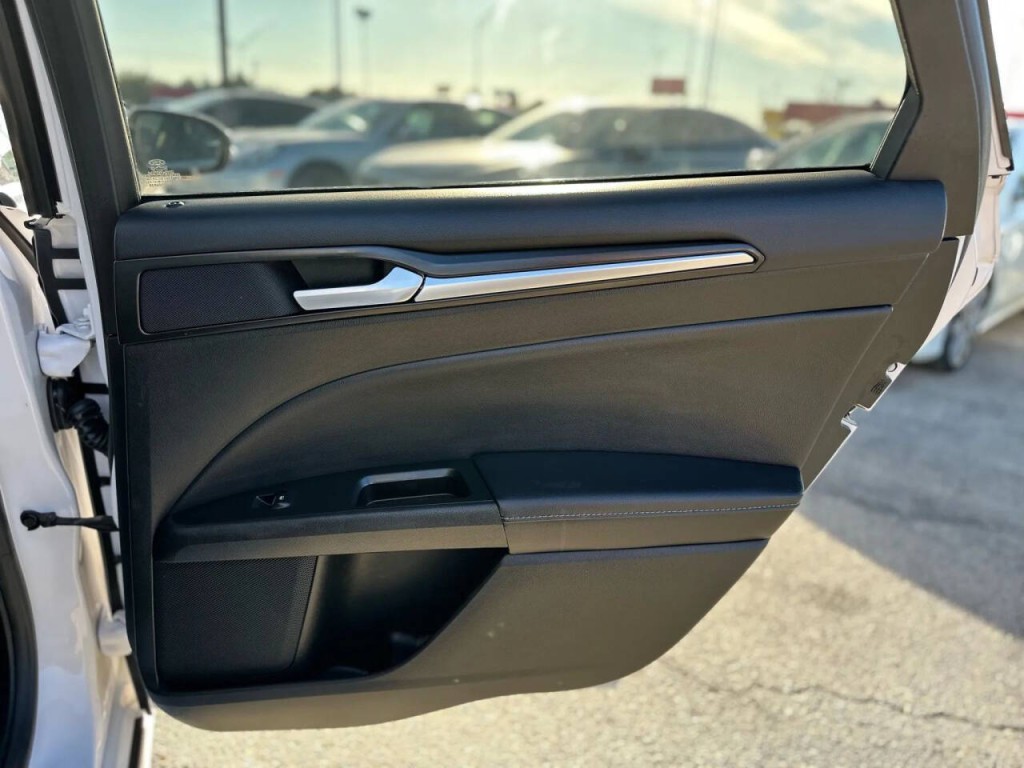 2017 Ford Fusion Image 22