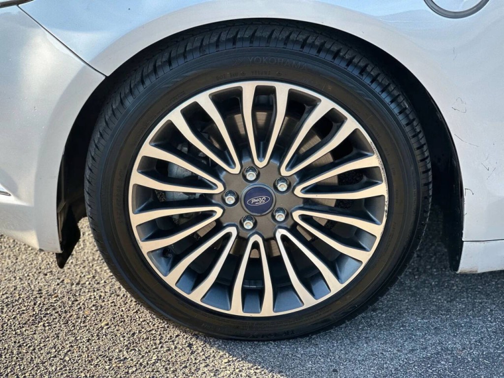 2017 Ford Fusion Image 23