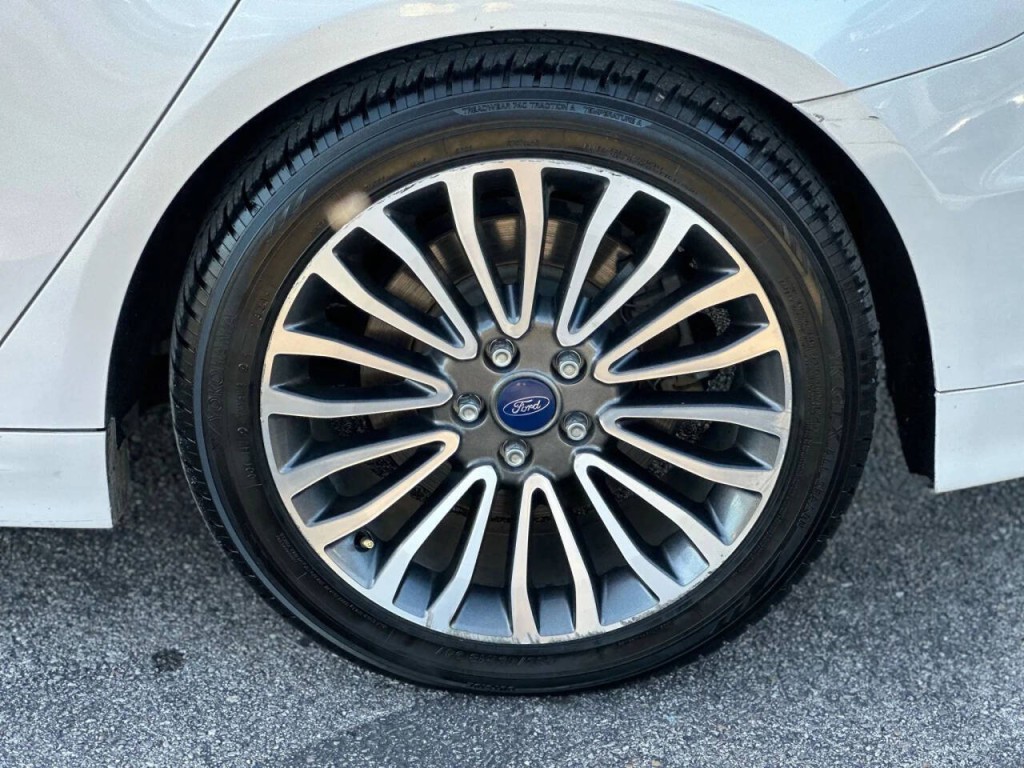 2017 Ford Fusion Image 24