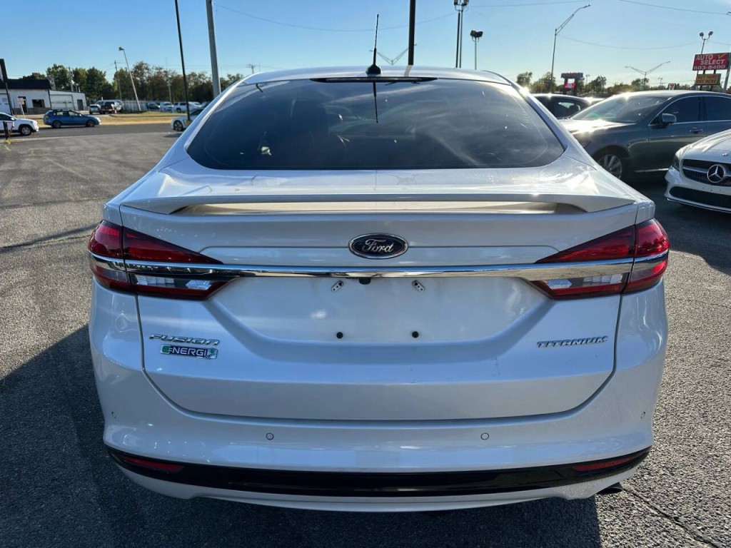 2017 Ford Fusion Image 32