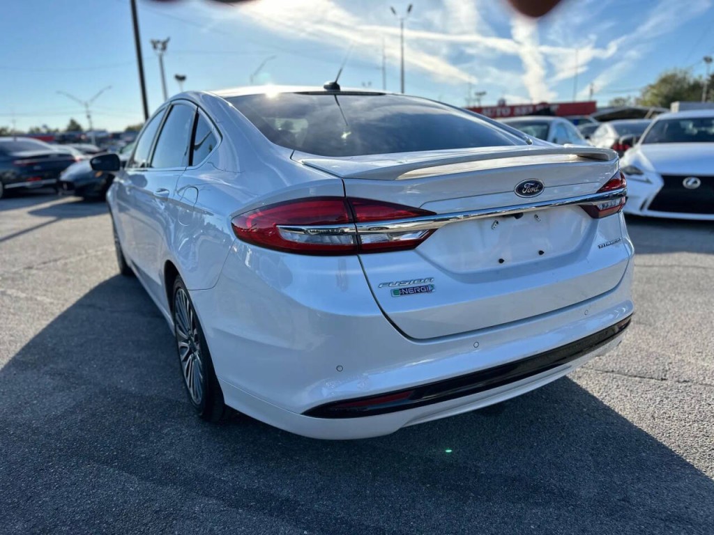 2017 Ford Fusion Image 8