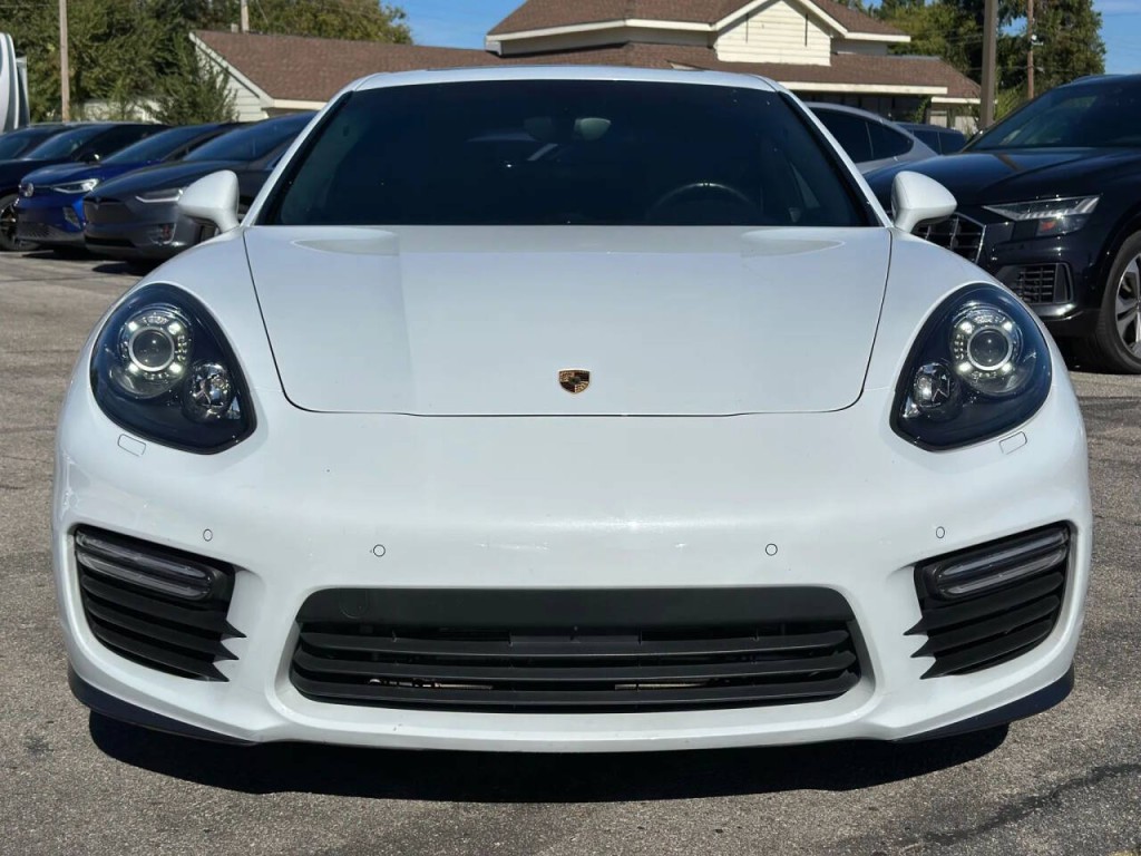 2016 Porsche Panamera Image 3