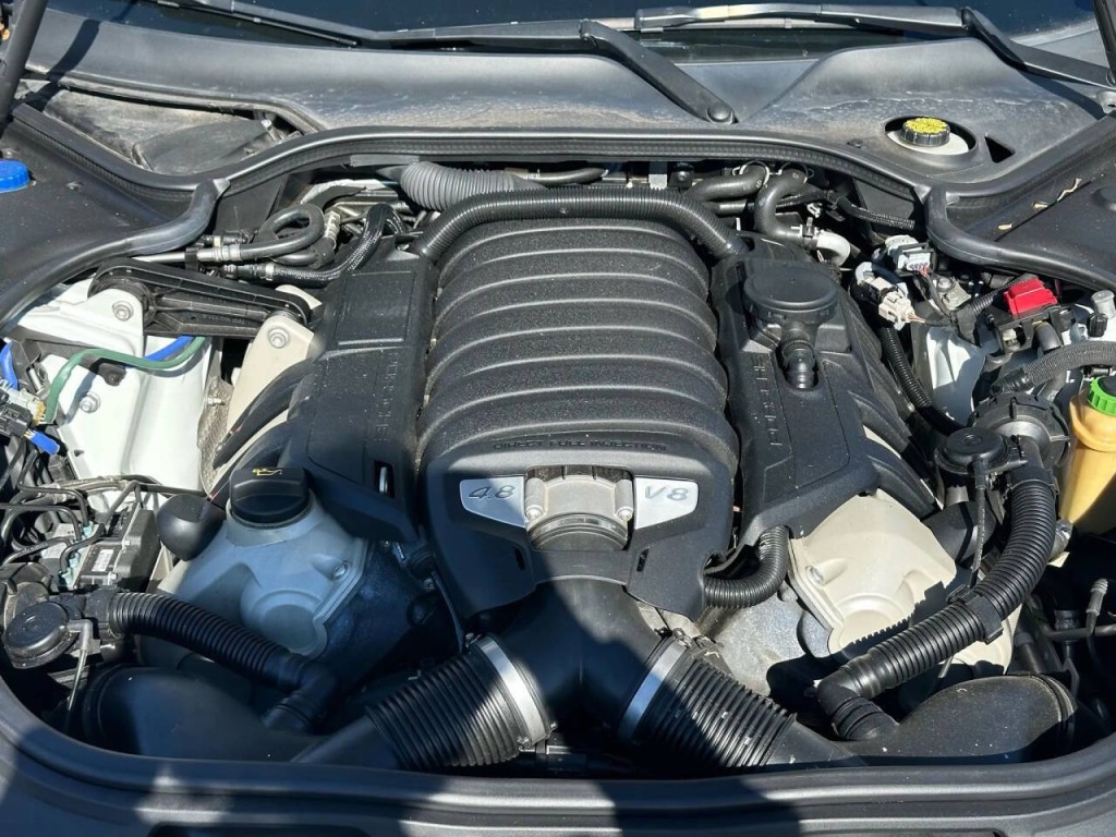 2016 Porsche Panamera Image 19