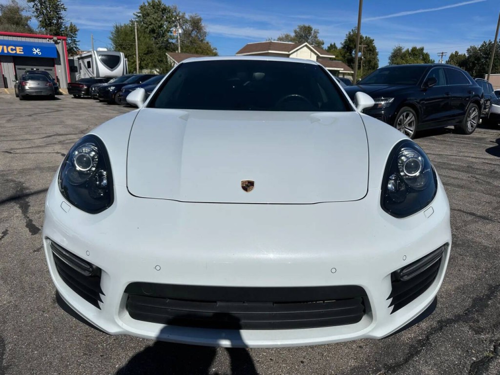 2016 Porsche Panamera Image 29
