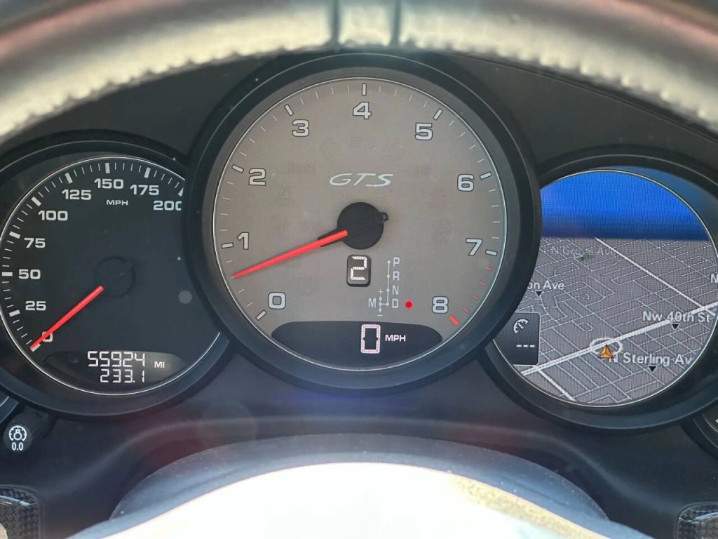 2016 Porsche Panamera Image 47