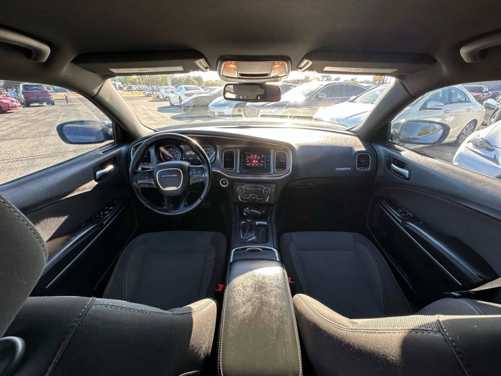 2016 Dodge Charger Image 11