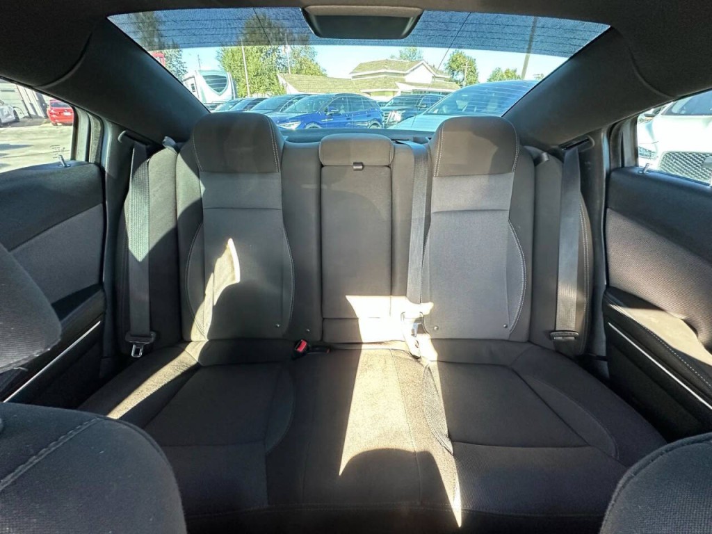 2016 Dodge Charger Image 15