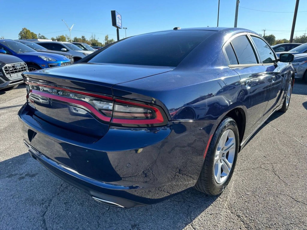 2016 Dodge Charger Image 31