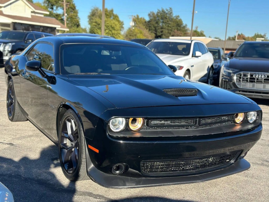 2022 Dodge Challenger Image 3