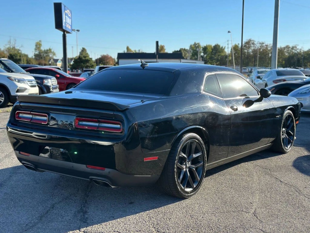 2022 Dodge Challenger Image 5